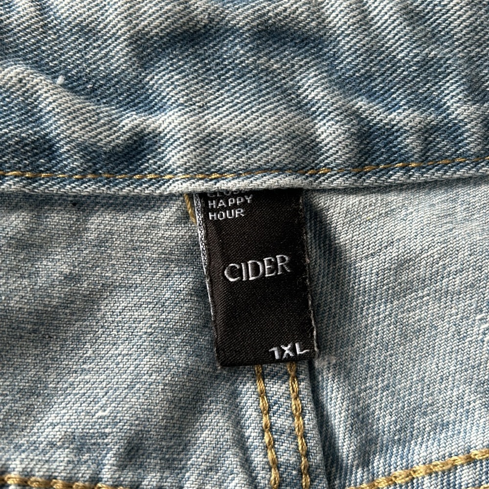 ✨Sold✨Cider Cropped Wide Leg Jeans Light Wash Distressed Denim Size 1XL - Picture 11 of 12